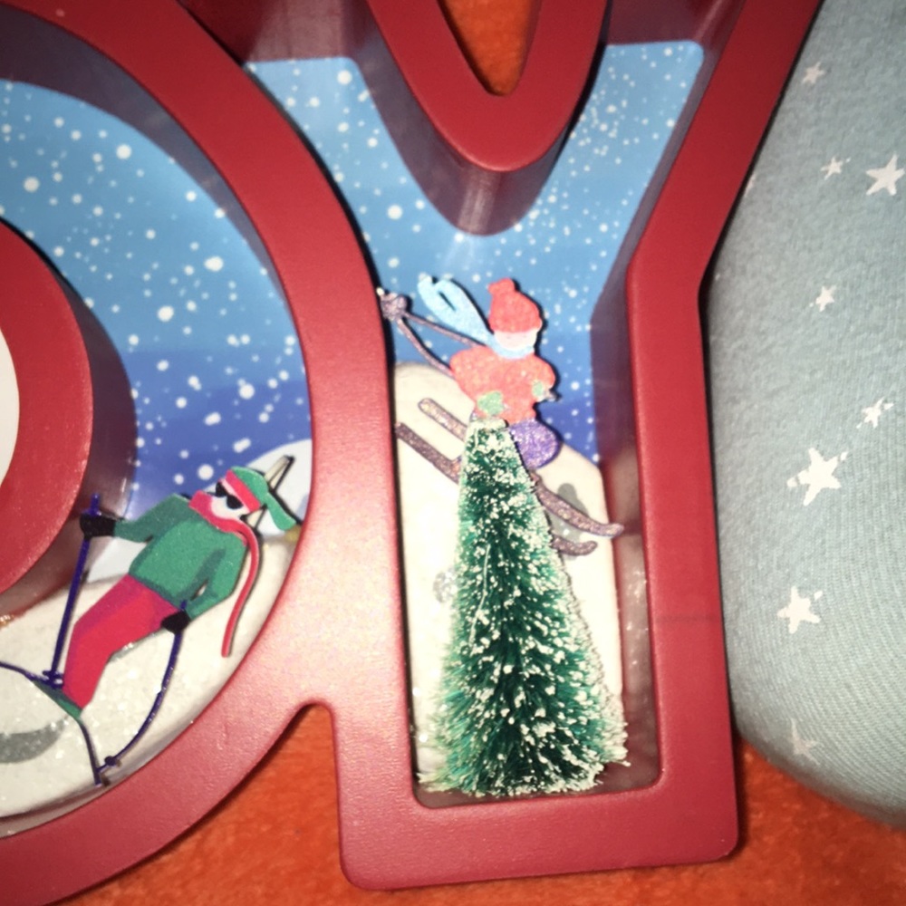 JOY Sign 🎄 - Picture 4 of 5